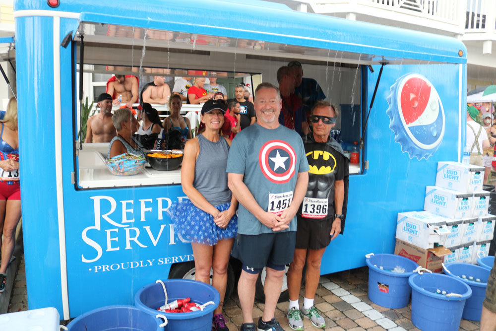 Heroes and Villains 5K 2017 photo - Duval Street, Key West